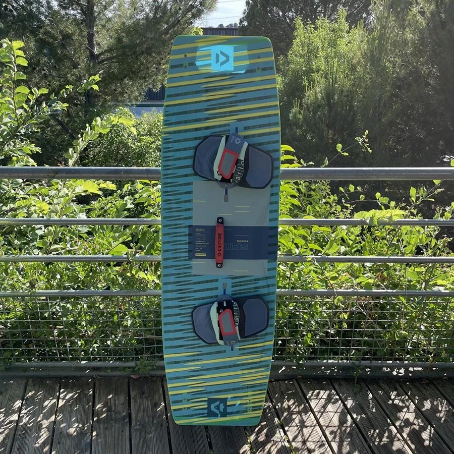 Board De Kite Duotone Twin Tip - Occasion - Spike 2021 (complète) 3 Board De Kite Duotone Twin Tip - Occasion - Spike 2021 (complète)