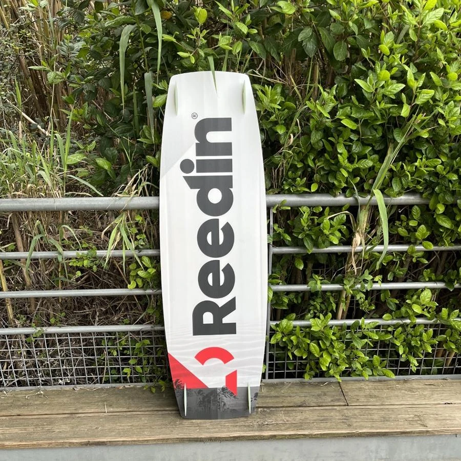 Board De Kite Reedin Planche De Kite D'occasion Reedin Kev Pro 2021 - Board COMPLETE - 133x40cm 4 Board De Kite Reedin Planche De Kite D'occasion Reedin Kev Pro 2021 - Board COMPLETE - 133x40cm – Image 2